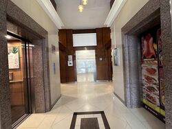 Burlington Square (D7), Retail #451304801